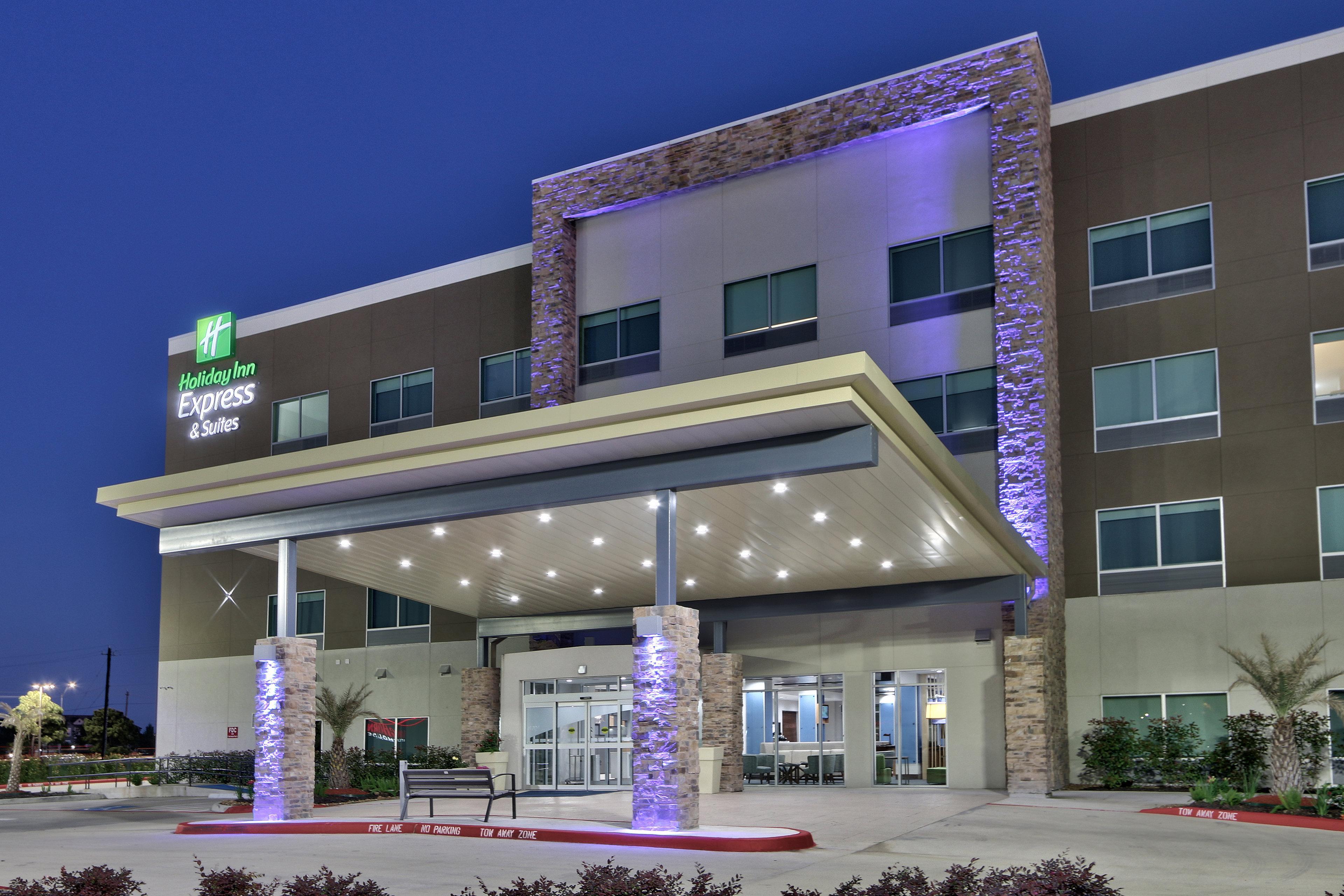 Holiday Inn Express & Suites - Houston East - Beltway 8 By Ihg Cloverleaf Exterior photo
